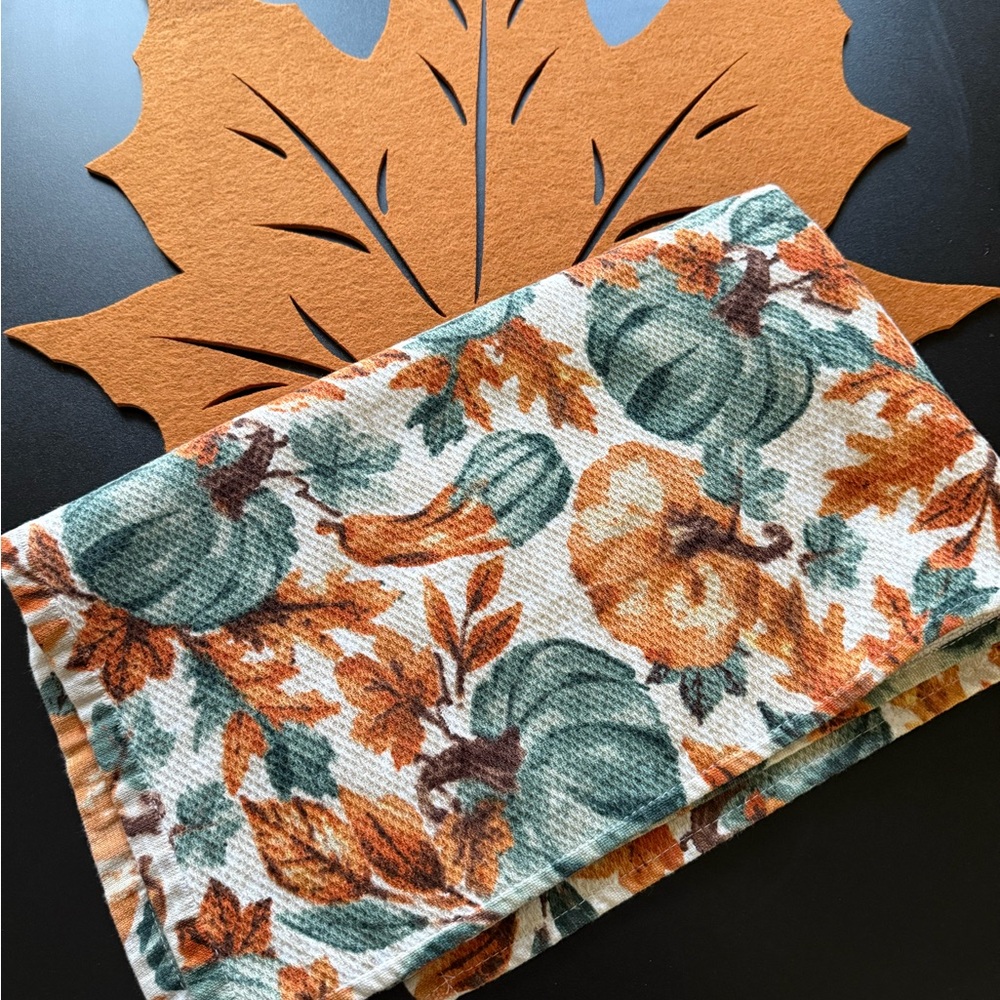 Autumn Leaf and Pumpkin Print Towels and Felt Trivit